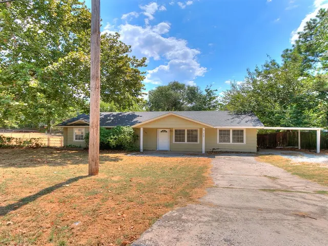 Photo 4 — 600 E Cherry Street, Noble, OK 73068