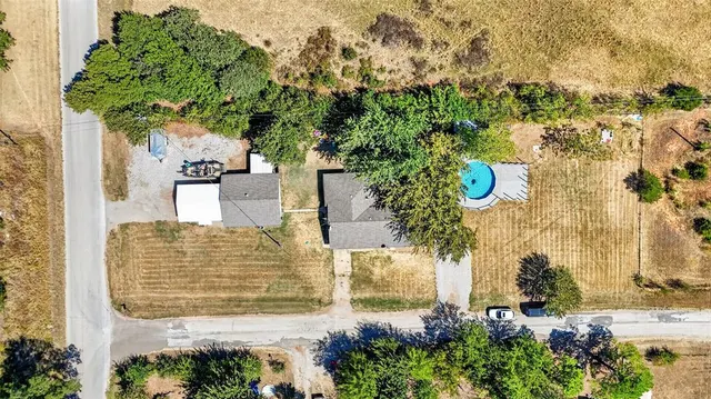 Photo 5 — 21480 Pioneer Circle, Harrah, OK 73045