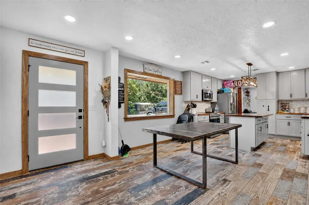 Photo 7 — 21480 Pioneer Circle, Harrah, OK 73045