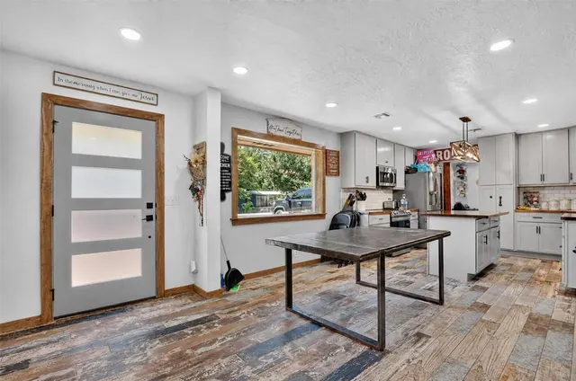 Photo 7 — 21480 Pioneer Circle, Harrah, OK 73045