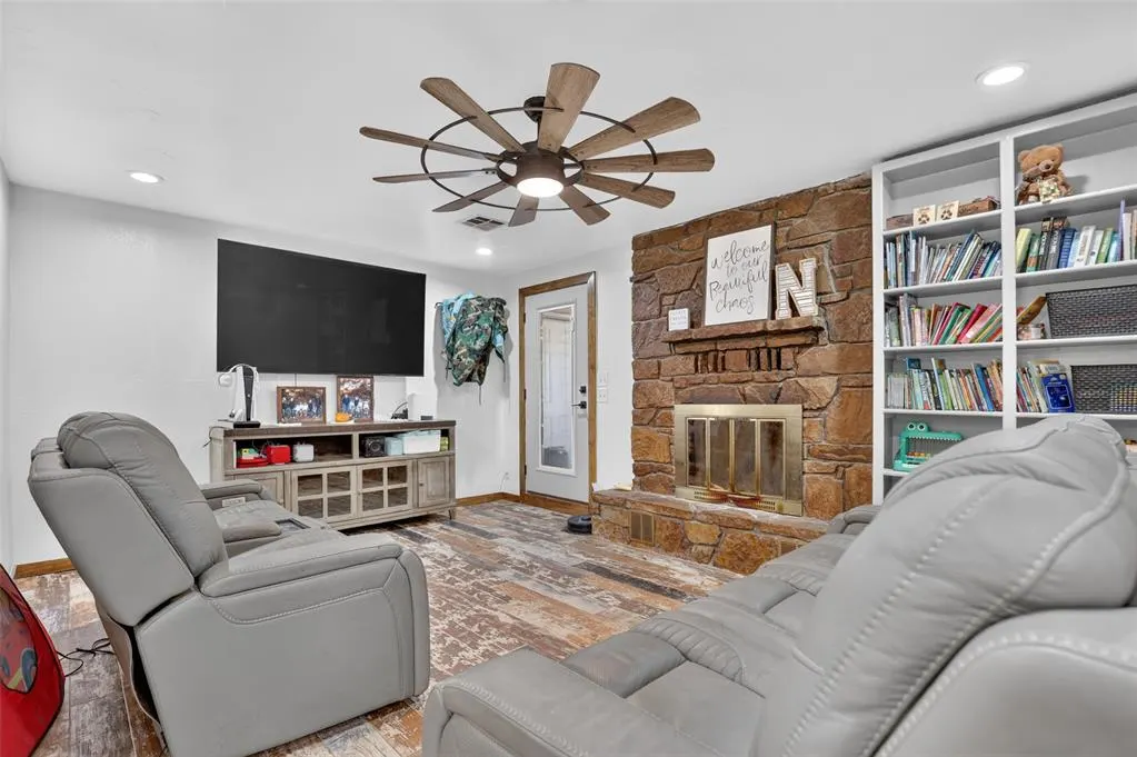 Photo 9 — 21480 Pioneer Circle, Harrah, OK 73045