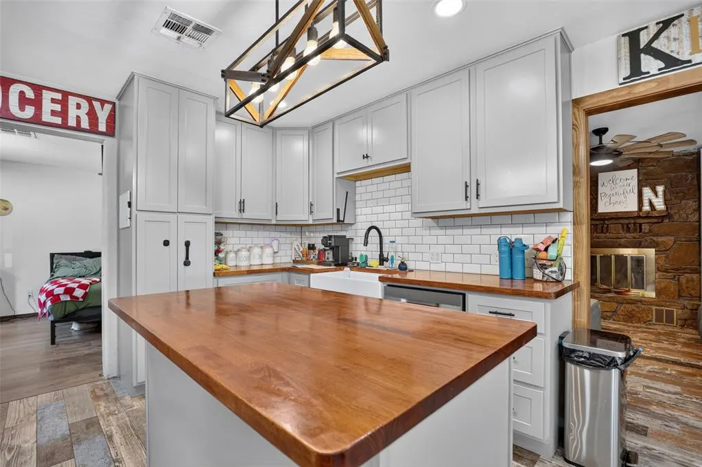 Photo 17 — 21480 Pioneer Circle, Harrah, OK 73045