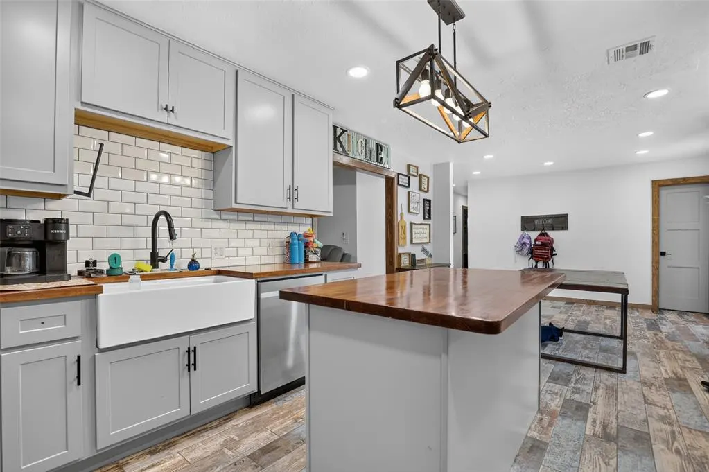Photo 18 — 21480 Pioneer Circle, Harrah, OK 73045