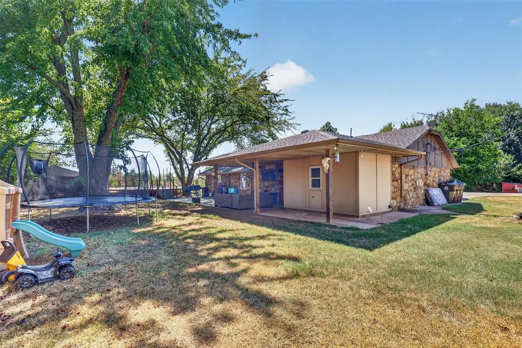 Photo 19 — 21480 Pioneer Circle, Harrah, OK 73045