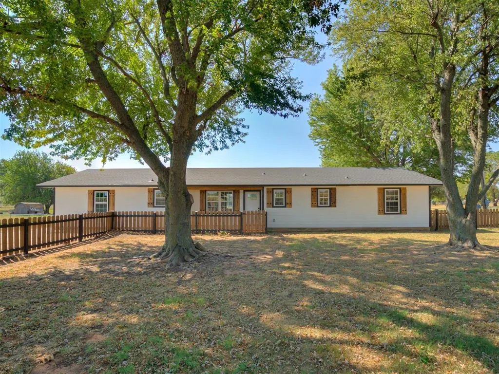 Photo 2 — 2152 NE 10th St, Blanchard, OK 73010