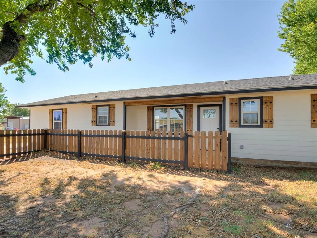 Photo 4 — 2152 NE 10th St, Blanchard, OK 73010