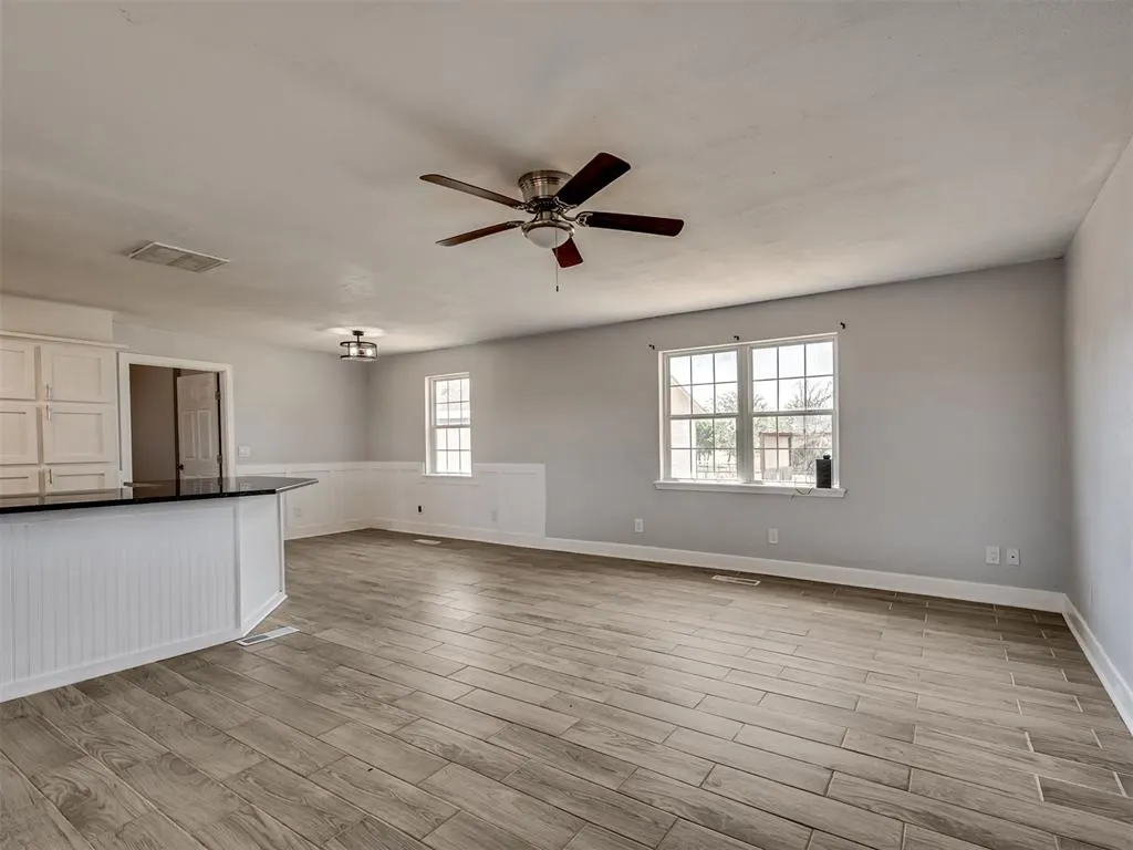 Photo 9 — 2152 NE 10th St, Blanchard, OK 73010