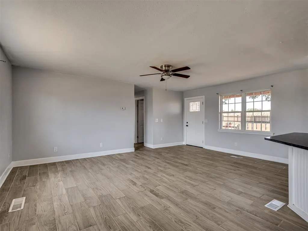 Photo 11 — 2152 NE 10th St, Blanchard, OK 73010