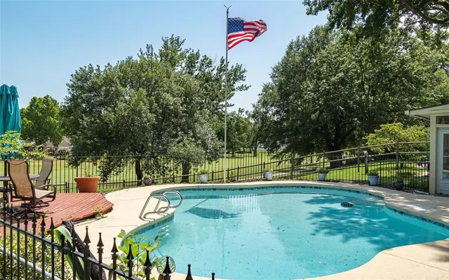 Photo 3 — 1109 Sherwood Lane, Broken Arrow, OK 74011