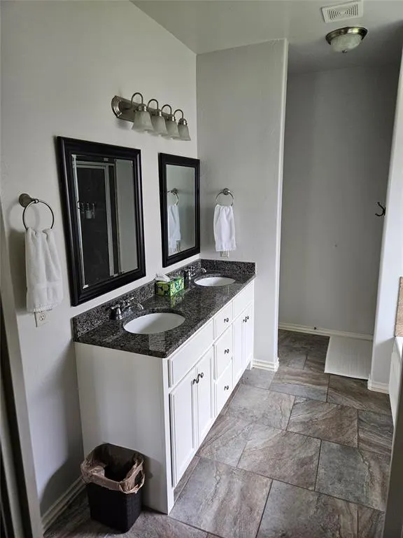 Photo 15 — 8004 Calm Water Drive, Oklahoma City, OK 73135