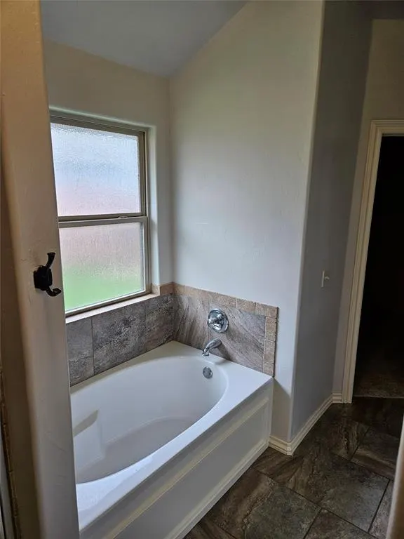 Photo 19 — 8004 Calm Water Drive, Oklahoma City, OK 73135