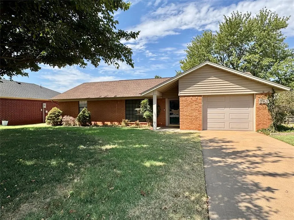 Front exterior — 153 Jami Street, Weatherford, OK 73096