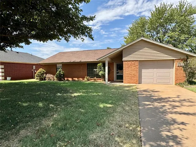 Photo 2 — 153 Jami Street, Weatherford, OK 73096