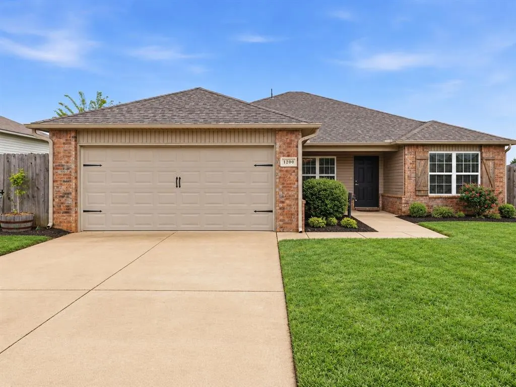 Front exterior — 1200 Granite Lane, Noble, OK 73068