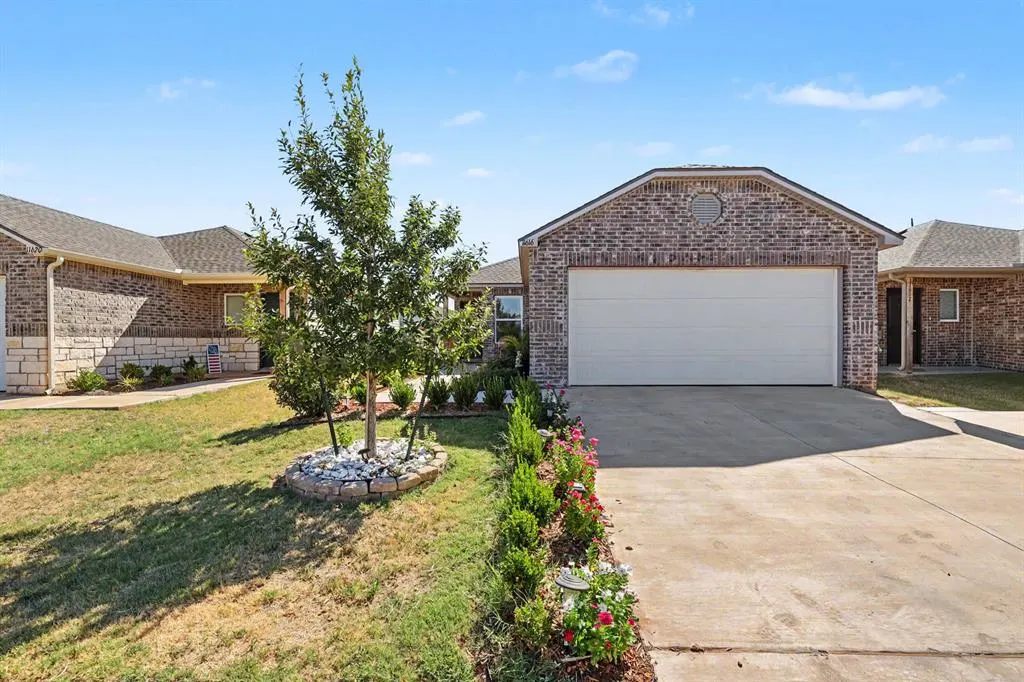 Front exterior — 11616 Annette Drive, Yukon, OK 73099