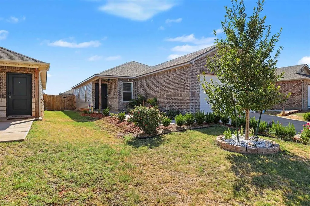 Photo 2 — 11616 Annette Drive, Yukon, OK 73099