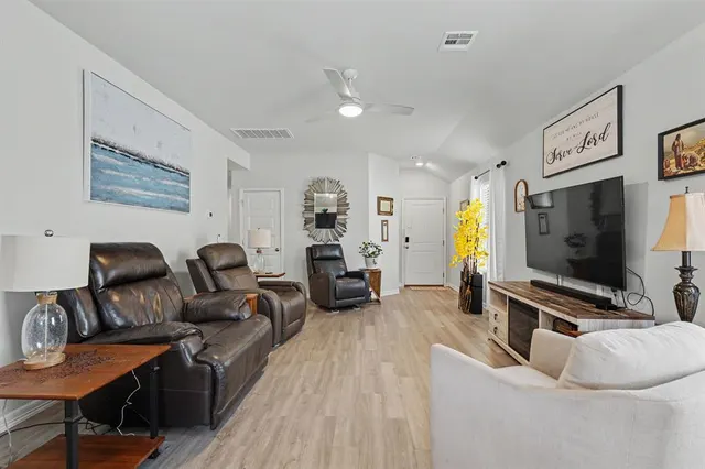 Photo 5 — 11616 Annette Drive, Yukon, OK 73099