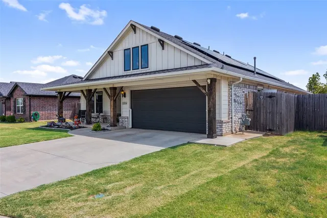 Photo 2 — 3316 Pagoda Pead Drive, Yukon, OK 73099
