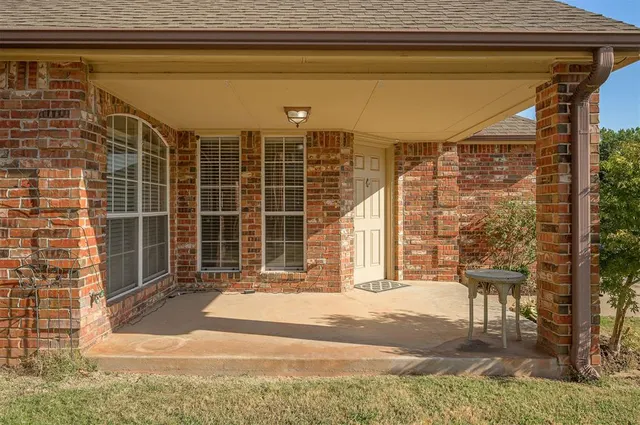 Photo 4 — 15 S Ridge Pointe Drive, Edmond, OK 73034