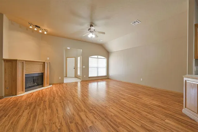 Photo 8 — 15 S Ridge Pointe Drive, Edmond, OK 73034