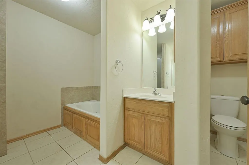 Photo 26 — 15 S Ridge Pointe Drive, Edmond, OK 73034