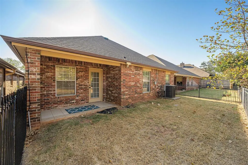 Photo 40 — 15 S Ridge Pointe Drive, Edmond, OK 73034