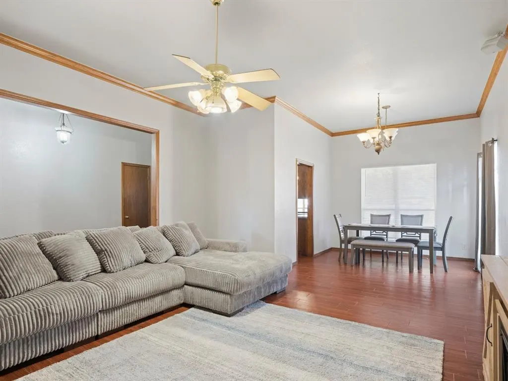 Photo 11 — 608 Tudor Lane, Edmond, OK 73003