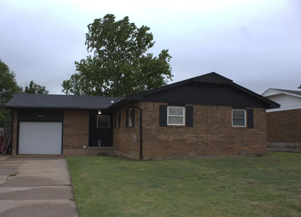 Front exterior — 1306 SE Barclay Road, Lawton, OK 73501