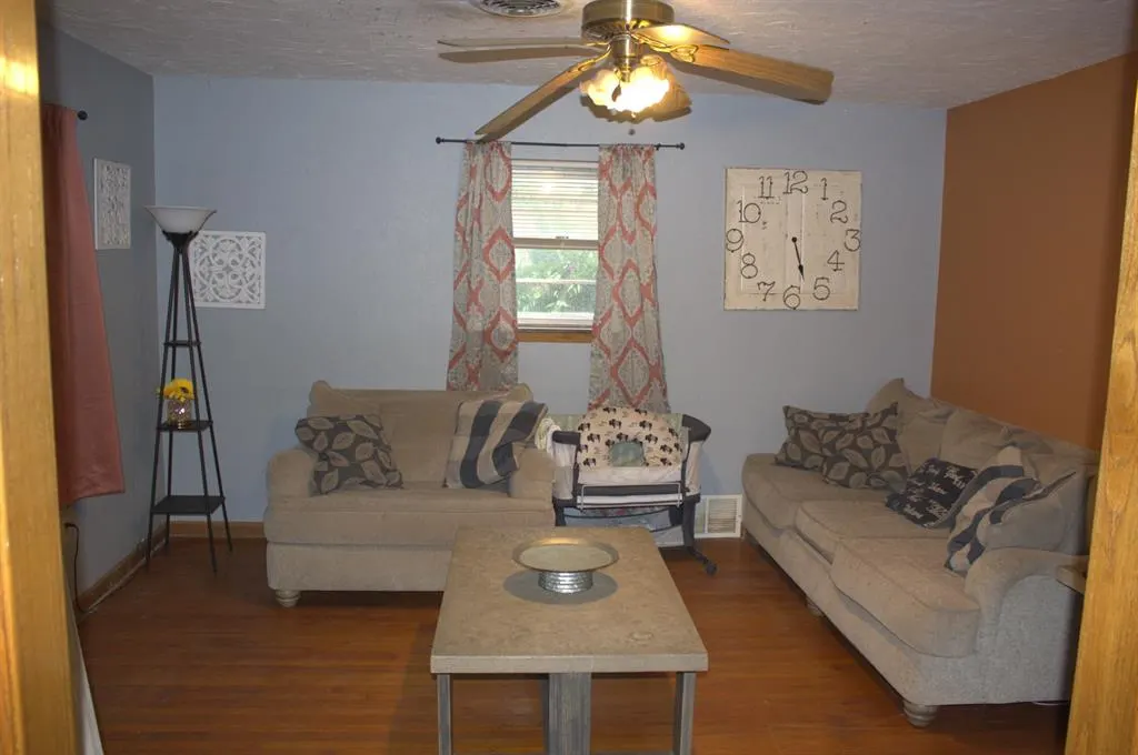 Photo 2 — 1306 SE Barclay Road, Lawton, OK 73501