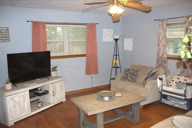 Photo 3 — 1306 SE Barclay Road, Lawton, OK 73501