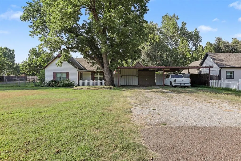 Front exterior — 207 E Juniper Lane, Mustang, OK 73064