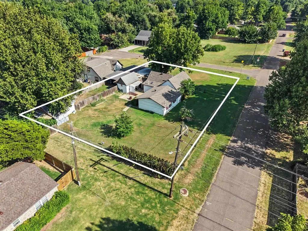 Photo 2 — 207 E Juniper Lane, Mustang, OK 73064