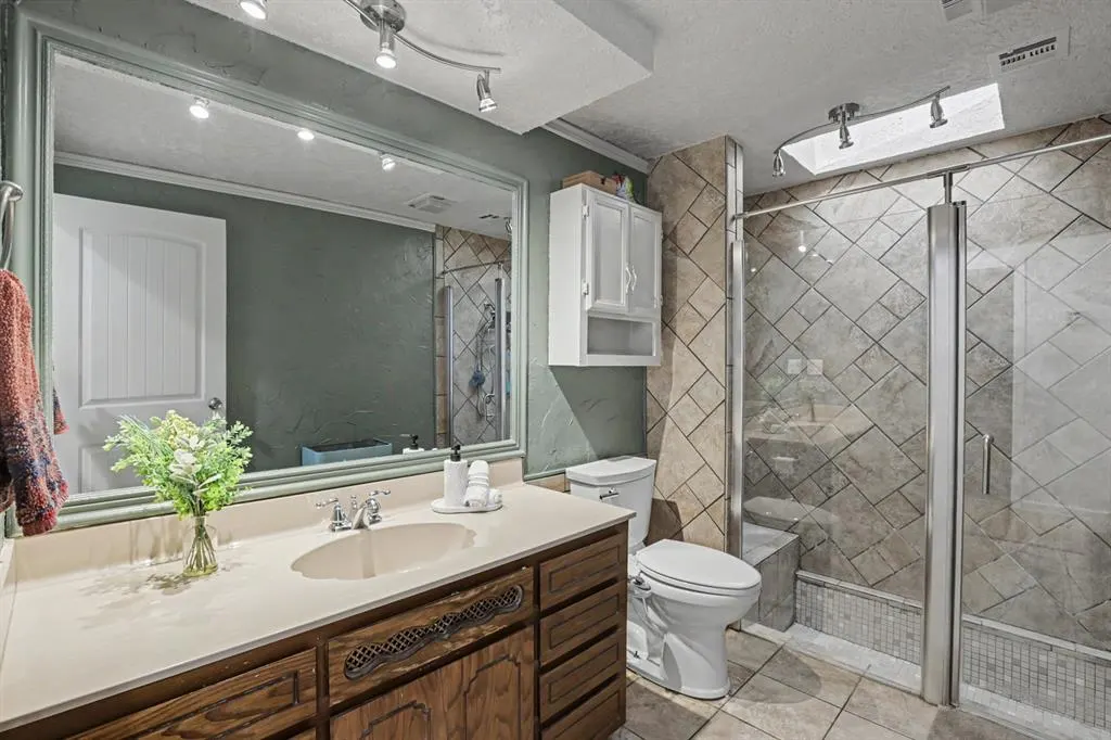 Photo 11 — 207 E Juniper Lane, Mustang, OK 73064