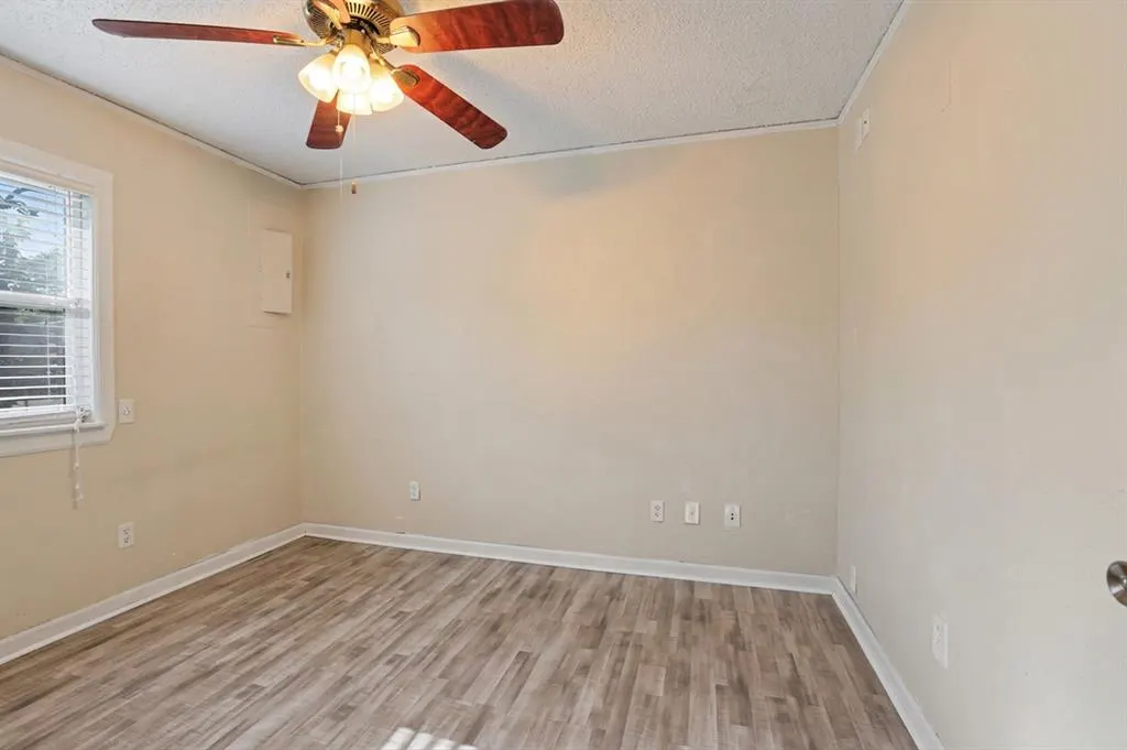Photo 16 — 207 E Juniper Lane, Mustang, OK 73064