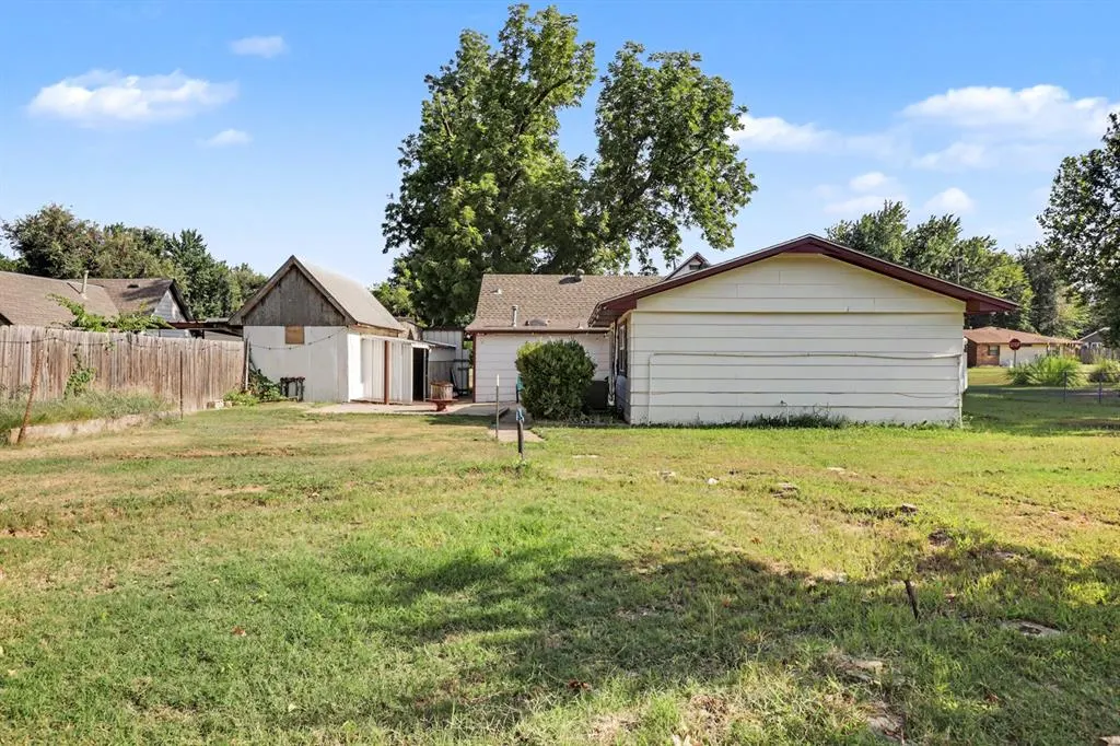 Photo 23 — 207 E Juniper Lane, Mustang, OK 73064