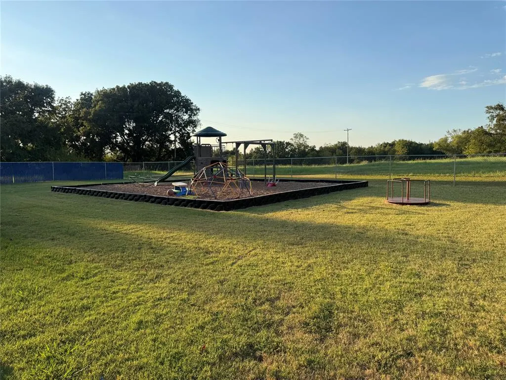 Photo 12 — 1108 N Gulf, Holdenville, OK 74848
