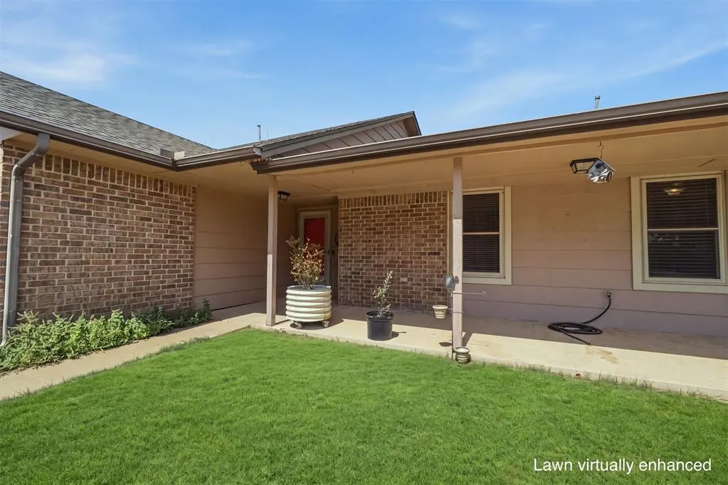 Photo 4 — 918 Polk Street, Altus, OK 73521