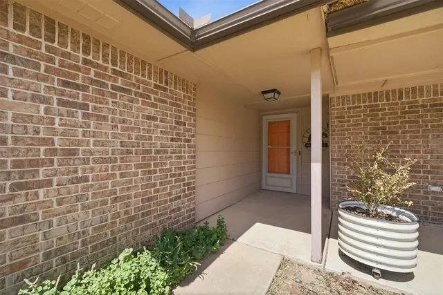 Photo 5 — 918 Polk Street, Altus, OK 73521