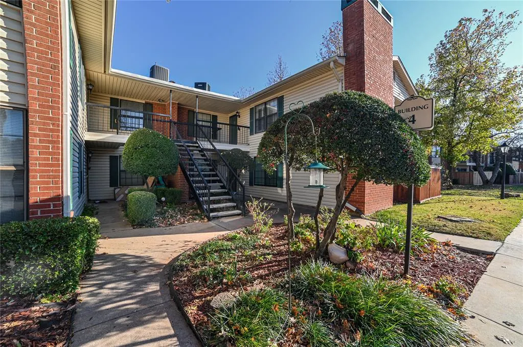 Front exterior — 4400 Hemingway Drive 215, Oklahoma City, OK 73118
