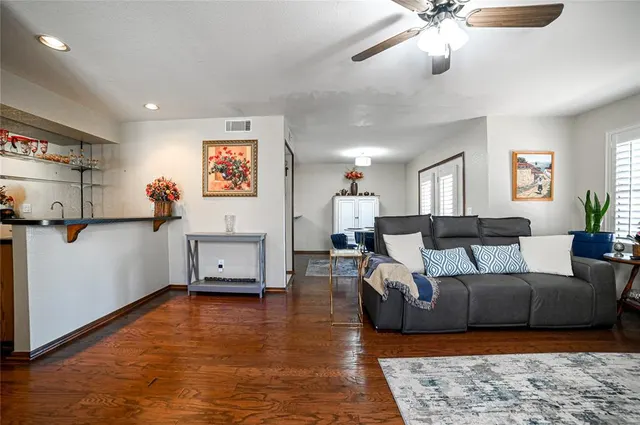 Photo 6 — 4400 Hemingway Drive 215, Oklahoma City, OK 73118