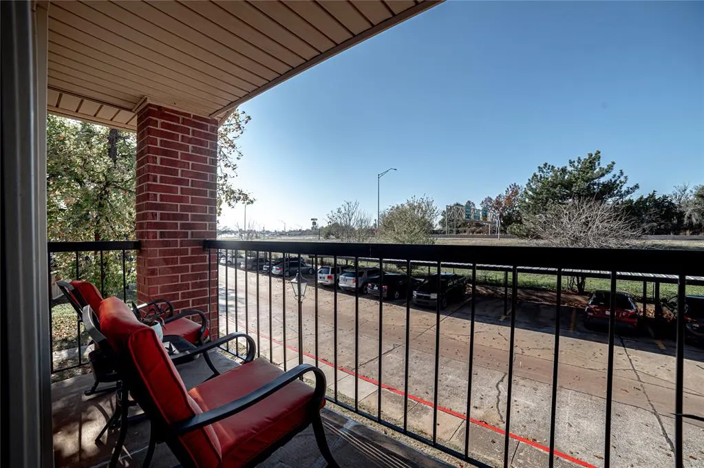 Photo 11 — 4400 Hemingway Drive 215, Oklahoma City, OK 73118