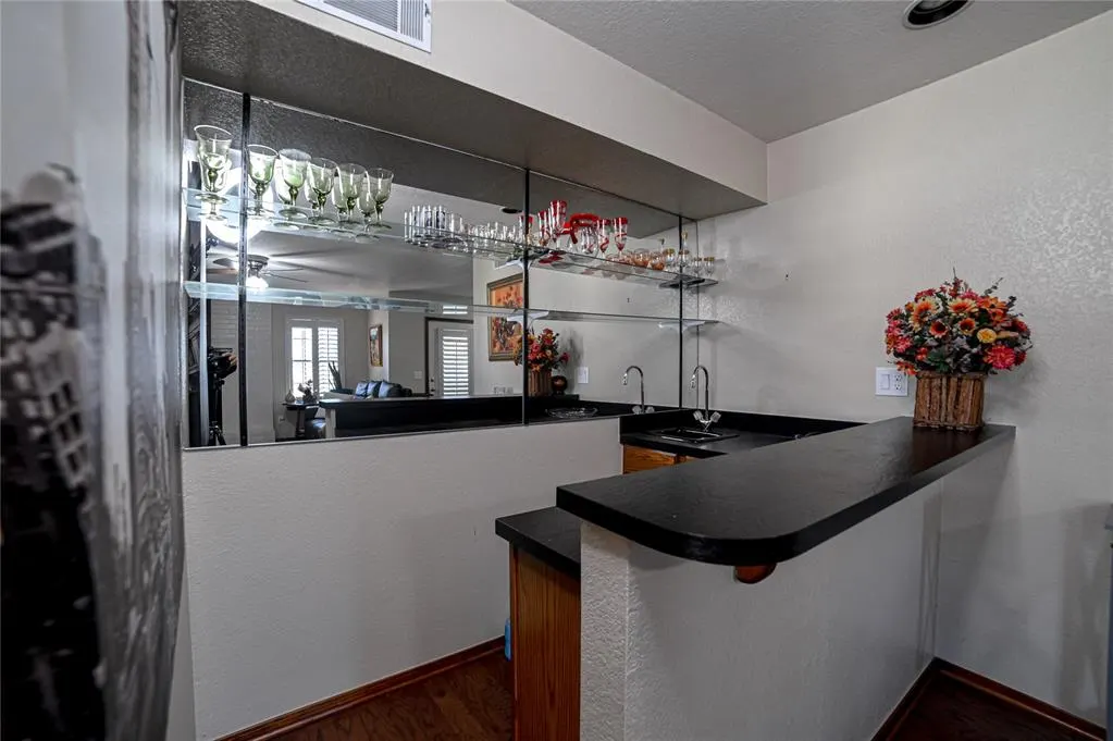 Photo 12 — 4400 Hemingway Drive 215, Oklahoma City, OK 73118