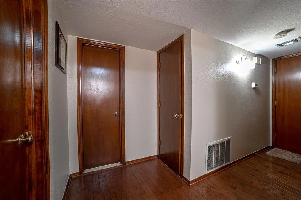 Photo 14 — 4400 Hemingway Drive 215, Oklahoma City, OK 73118