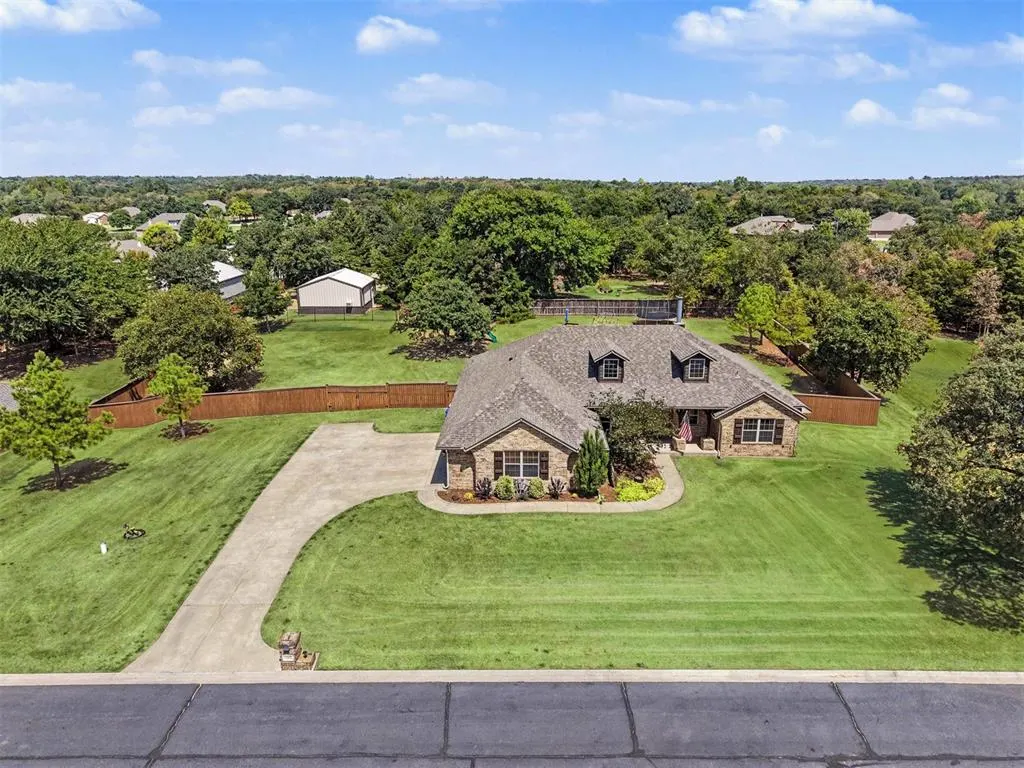 Photo 2 — 4160 Timberline Trail, Edmond, OK 73034