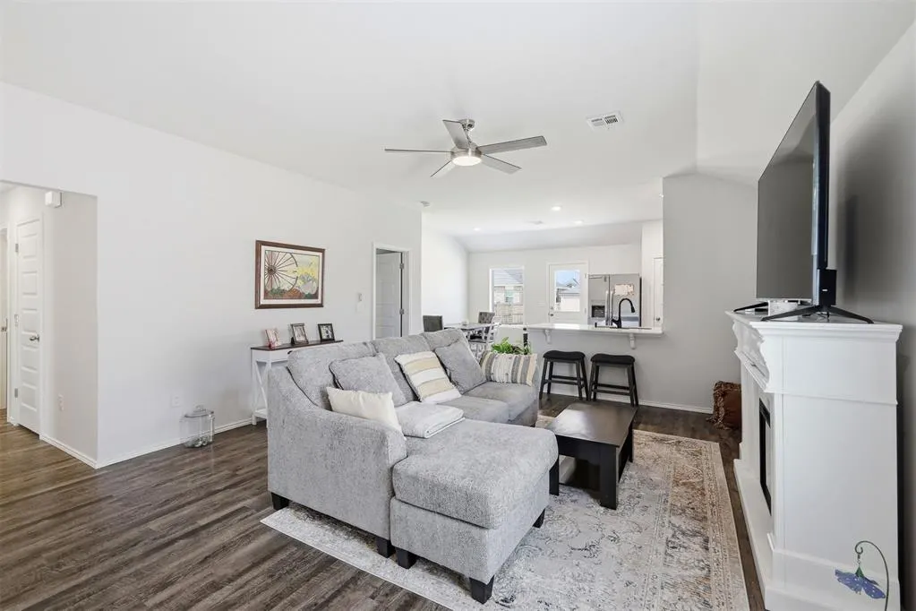 Photo 3 — 6157 Holm Oak Road, Edmond, OK 73034