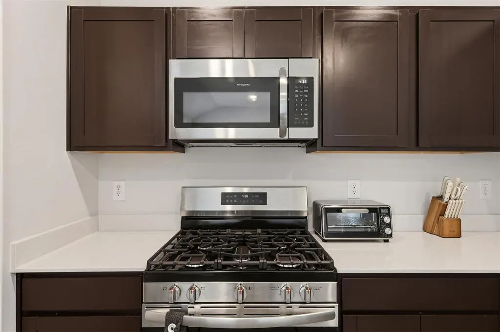 Photo 9 — 6157 Holm Oak Road, Edmond, OK 73034