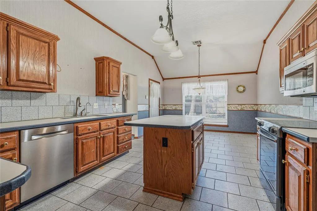 Photo 19 — 3808 Drawbridge Lane, Norman, OK 73072