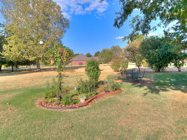 Photo 8 — 1427 grand view Way, Mustang, OK 73064