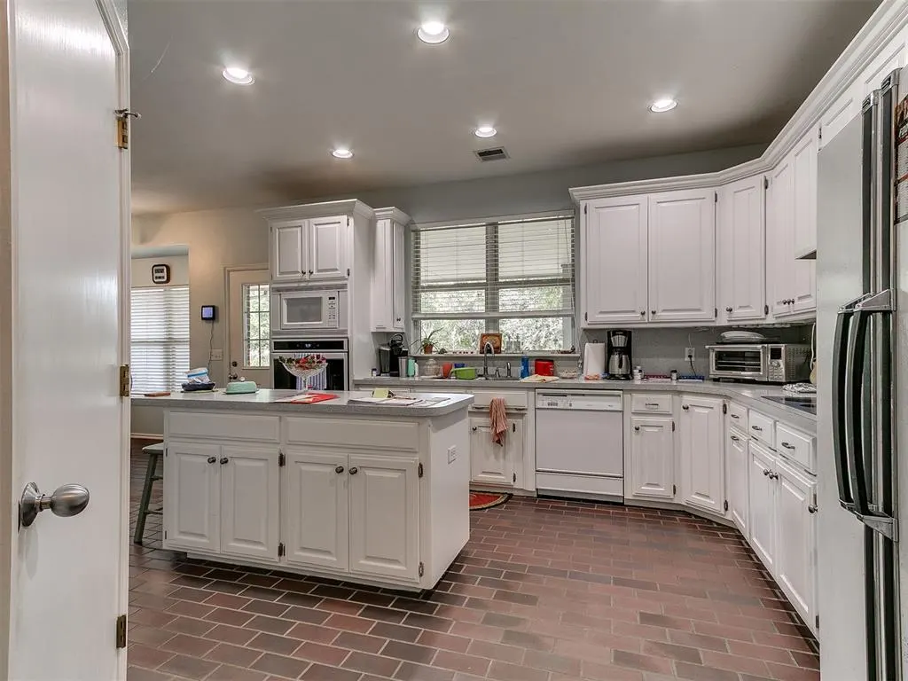 Photo 13 — 1427 grand view Way, Mustang, OK 73064