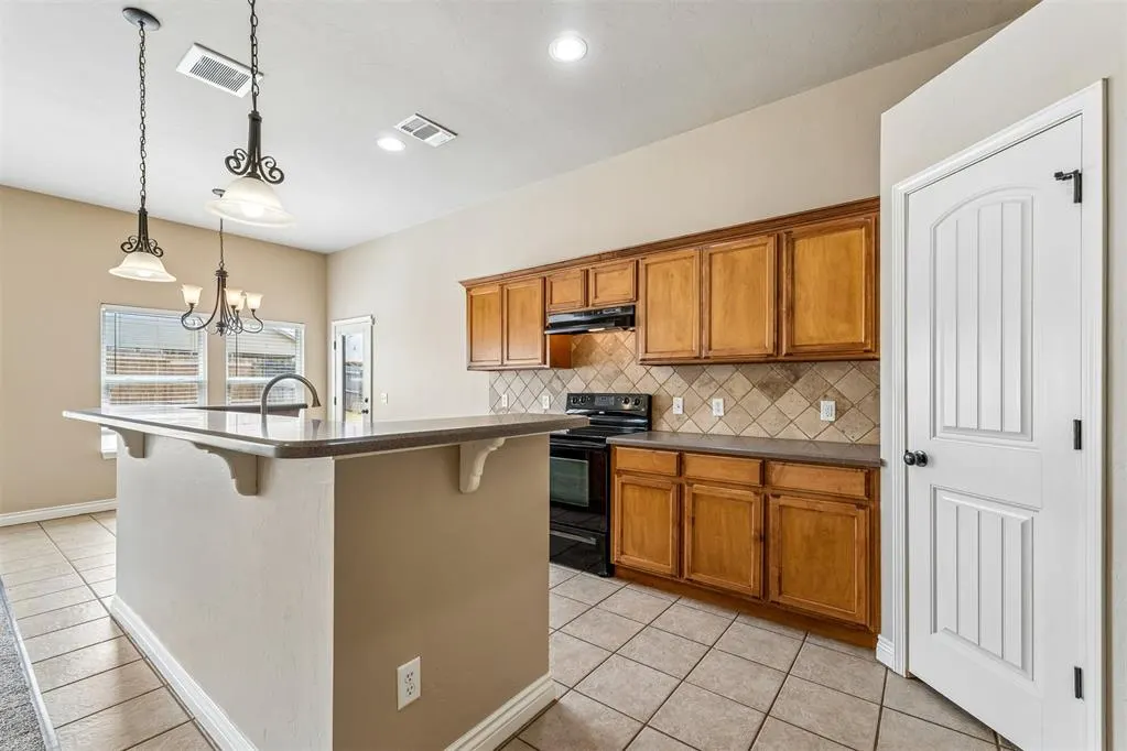 Photo 6 — 9528 SW 25th Street, Oklahoma City, OK 73128